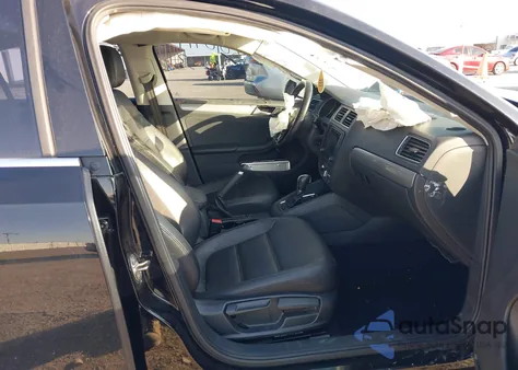 2017 Volkswagen Jetta 1.4T Se z USA, uszkodzony, nr VIN 3VWDB7AJ3HM309494